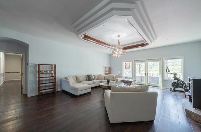 383 Corral De Tierra Road, Salinas CA: https://media.crmls.org/mediaz/ec20503d-e82d-4d4e-b98e-24a47d895364.jpg
