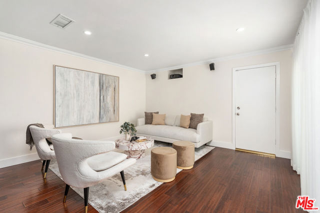 2771 Claray Drive, Los Angeles CA: https://media.crmls.org/mediaz/ec20f0b9-1915-4e49-a71f-a0582dd559d6.jpg