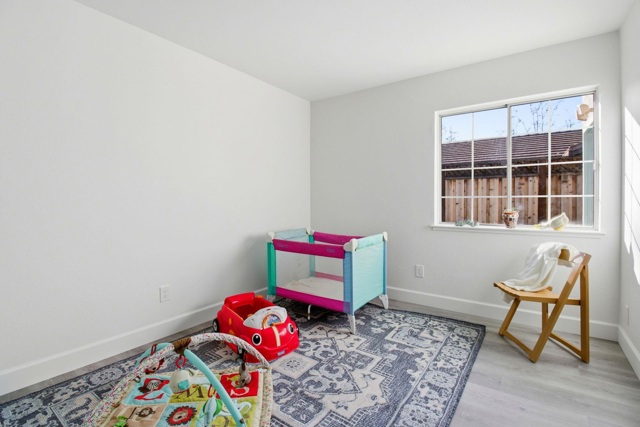 Image 12 of 30 For 6953 Foxtail Dr