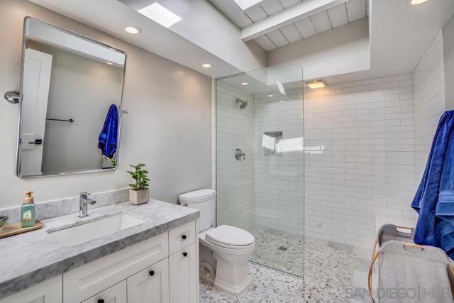 15035 El Camino Real, Del Mar CA: https://media.crmls.org/mediaz/ec21d0fe-9c12-458f-b333-03bd34027d6b.jpg