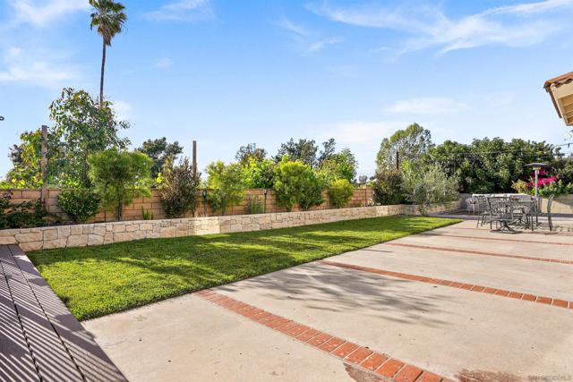 42608 Remora St, Temecula CA: https://media.crmls.org/mediaz/ec230dc1-6793-474a-9767-299a258dd862.jpg