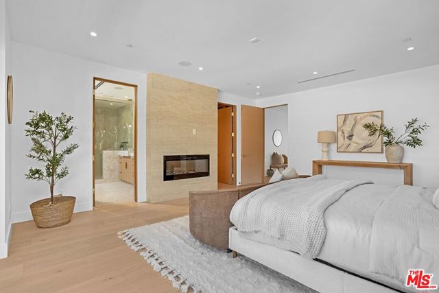 17509 Martha Street photo 34