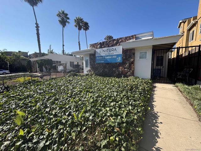 1300 Grand Avenue, San Diego CA: https://media.crmls.org/mediaz/ec232734-1a2c-44b0-95ec-0c12d4dd2d14.jpg