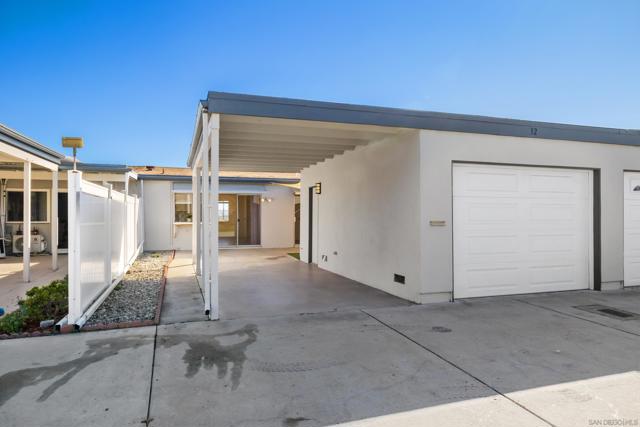 3875 Vista Campana, Oceanside CA: https://media.crmls.org/mediaz/ec23714d-00b3-4a54-bbab-b26b4f07fdd1.jpg