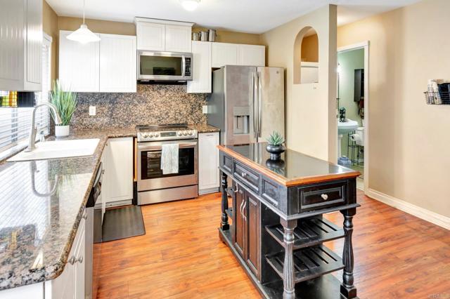 Detail Gallery Image 4 of 40 For 5362 Lake Murray Blvd, La Mesa,  CA 91942 - 2 Beds | 2/1 Baths