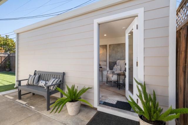 2259 Springfield Way, San Mateo CA: https://media.crmls.org/mediaz/ec25da54-5737-42a2-8f95-80d16dcd8bb4.jpg