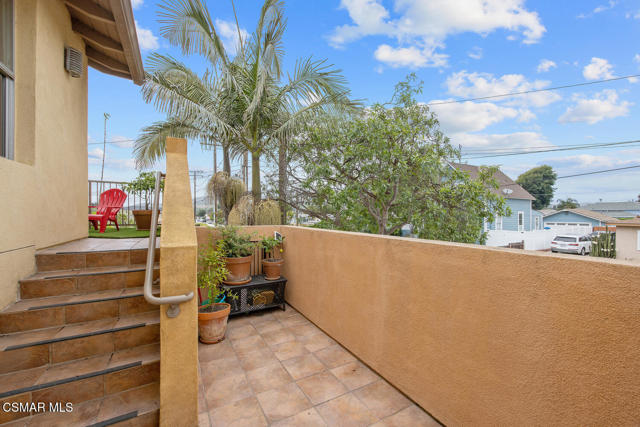 285 N Ventura Avenue, Ventura CA: https://media.crmls.org/mediaz/ec25f6a6-c0af-4ecf-b548-b5e8266d66e1.jpg