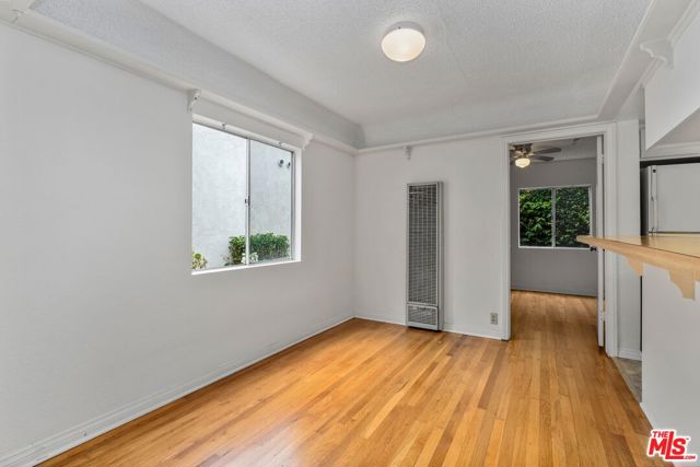 1507 14th Street, Santa Monica CA: https://media.crmls.org/mediaz/ec2757dd-9a83-45da-8f8b-ded0490d7912.jpg