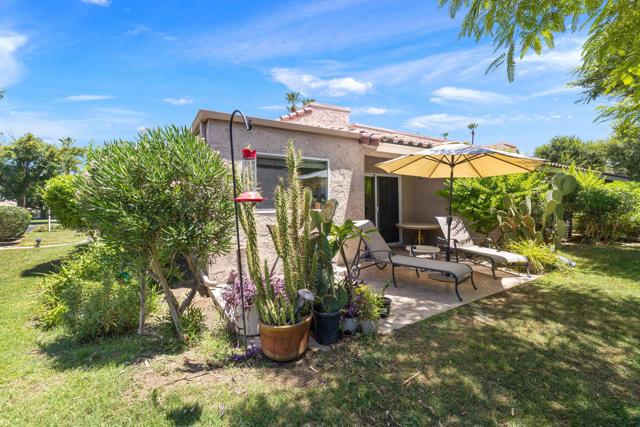 74965 San Ysidro Circle, Palm Desert CA: https://media.crmls.org/mediaz/ec275aeb-56f2-4910-af22-b9b7ed7efbc7.jpg