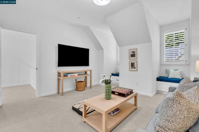 529 Justin Morgan Dr, Alamo CA: https://media.crmls.org/mediaz/ec280ff3-461b-4780-805c-8c07cddb18e0.jpg
