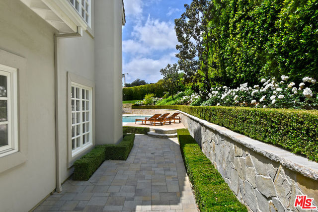 5449 S Rim Street, Thousand Oaks CA: https://media.crmls.org/mediaz/ec28660d-6b0b-4055-90c4-cf6edb19a9df.jpg