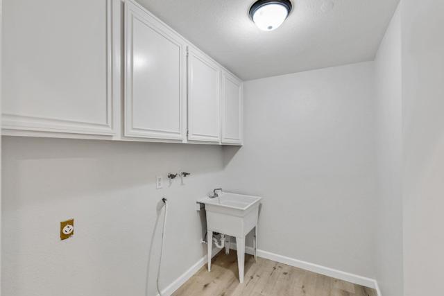 109 Oakland Place, Los Gatos CA: https://media.crmls.org/mediaz/ec288462-6e38-4d5b-8ece-086e16af90c5.jpg