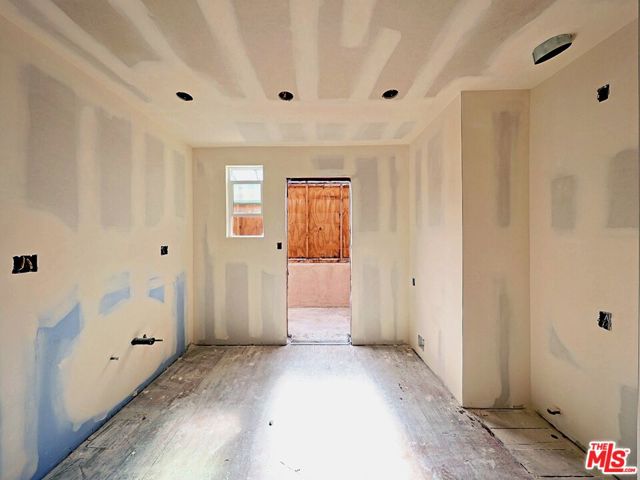 14426 Friar Street photo 37
