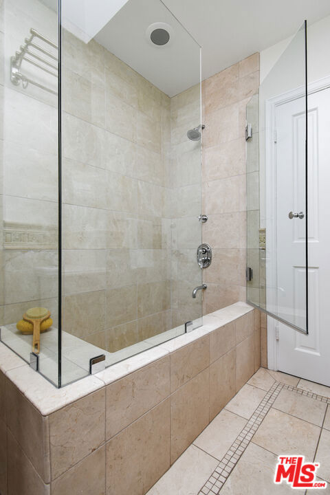 15474 Loom Place, Sherman Oaks CA: https://media.crmls.org/mediaz/ec2a3bc1-f071-4768-aa78-6b64b05bb303.jpg