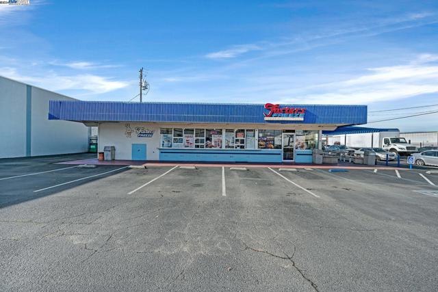 Image 3 of 32 For 2601 Alvarado St.