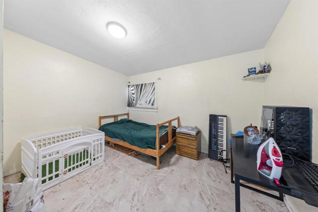 206 212 S 35th, San Diego CA: https://media.crmls.org/mediaz/ec2b33a4-b52d-4d59-b145-f5eae20be716.jpg