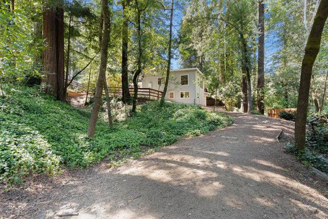 345 Saint Francis Drive, Boulder Creek CA: https://media.crmls.org/mediaz/ec2b6023-e644-44cb-ab79-d9b17ef25ac9.jpg