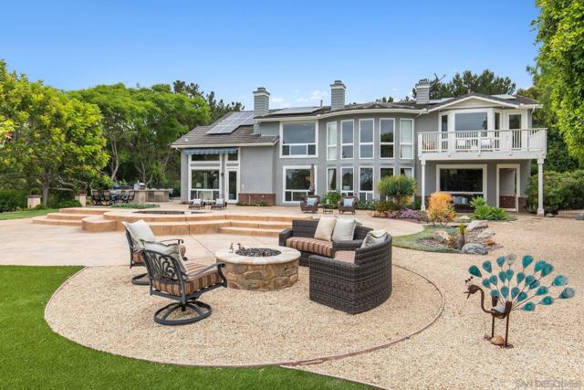 521 Latigo Row, Encinitas CA: https://media.crmls.org/mediaz/ec2d169f-68a0-4d2a-94c6-4afceba8cc70.jpg