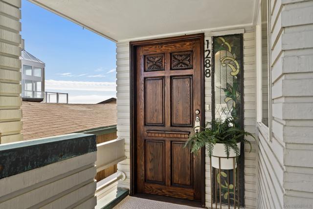 1288 Seacoast Dr., Imperial Beach CA: https://media.crmls.org/mediaz/ec2d6d34-ee15-4c15-b52b-e438589fe930.jpg