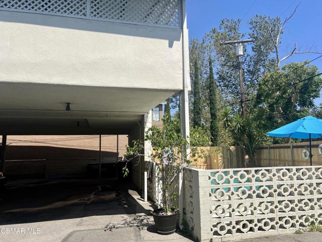 1542 Riverside Drive, Glendale CA: https://media.crmls.org/mediaz/ec2d851d-d5fd-4e29-8c76-559e61e9ec8f.jpg