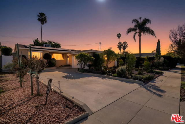 9610 Odessa Avenue, Northridge CA: https://media.crmls.org/mediaz/ec2dd372-1020-4756-907e-0c1a29e1e034.jpg