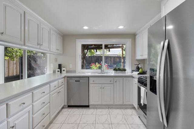 1272 Glacier Drive, Milpitas CA: https://media.crmls.org/mediaz/ec2e5157-5a37-4041-a0cb-dd8e52149943.jpg