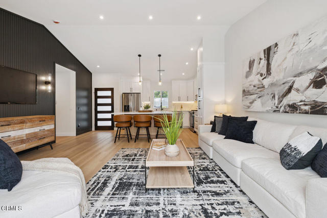 2711 2715 Dawson Avenue, Ventura CA: https://media.crmls.org/mediaz/ec2e95ae-e793-4d38-9198-47d7766f2c8e.jpg