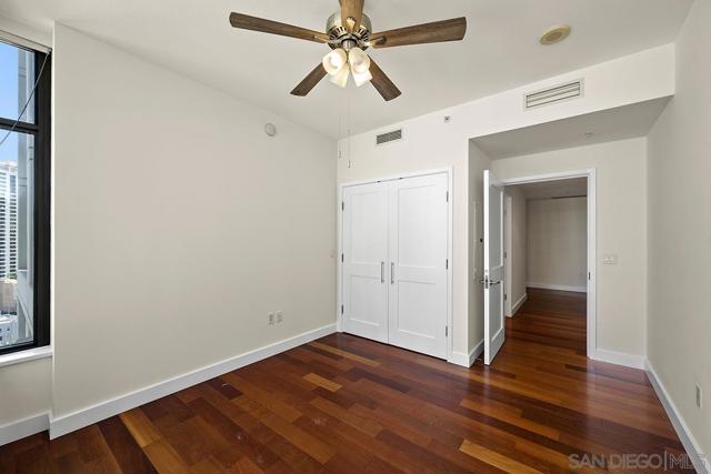 700 W E Street, San Diego CA: https://media.crmls.org/mediaz/ec2ecc09-5ec7-48f5-929b-c804e7877859.jpg