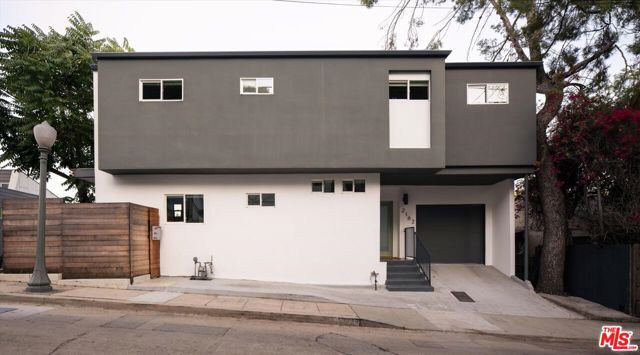 2162 Lyric Avenue, Los Angeles CA: https://media.crmls.org/mediaz/ec2ee53a-4b5e-46bd-a5cc-9d1dd7a478bf.jpg