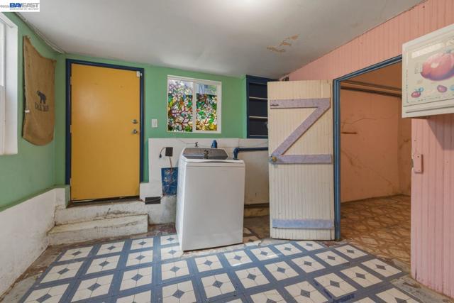 3890 Serrano St, Martinez CA: https://media.crmls.org/mediaz/ec2fdadd-eed1-4757-ae32-cfecab951ff4.jpg