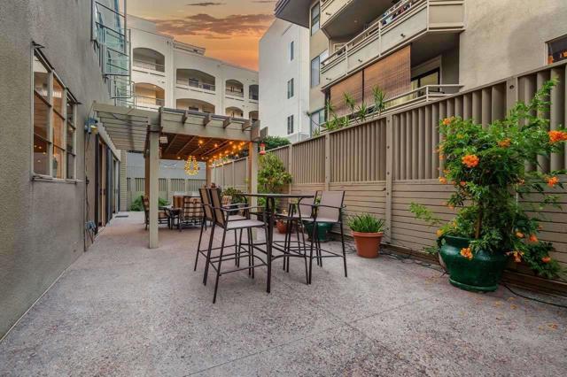 3200 6Th Ave, San Diego, California 92103, 2 Bedrooms Bedrooms, ,2 BathroomsBathrooms,Condominium,For Sale,6Th Ave,240019798SD