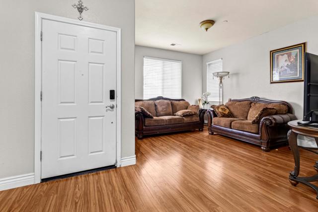 359 Barolo Circle, Greenfield CA: https://media.crmls.org/mediaz/ec304ab7-135f-4a9b-bb7a-08d00f0eb63a.jpg