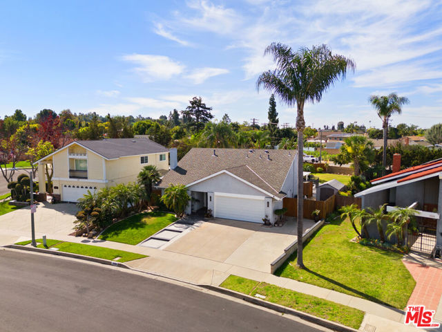 3059 Heather Drive, Fullerton CA: https://media.crmls.org/mediaz/ec306a11-0282-44f4-a9a1-21c497e50d97.jpg