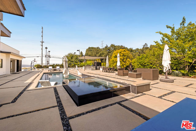 3144 Corda Drive, Los Angeles CA: https://media.crmls.org/mediaz/ec309ac1-af48-4db9-bdc6-39dc12544fde.jpg
