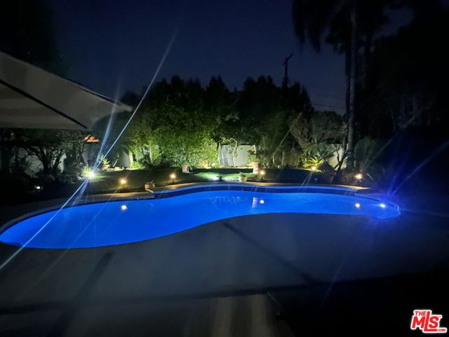 23442 Burbank Boulevard, Woodland Hills CA: https://media.crmls.org/mediaz/ec31ae5f-13a7-4557-a945-1fd6bfeb5319.jpg