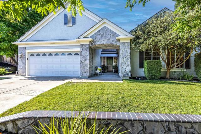 4244 Milton Way, Livermore CA: https://media.crmls.org/mediaz/ec320ac4-3f98-4274-a76e-0e5186522a01.jpg