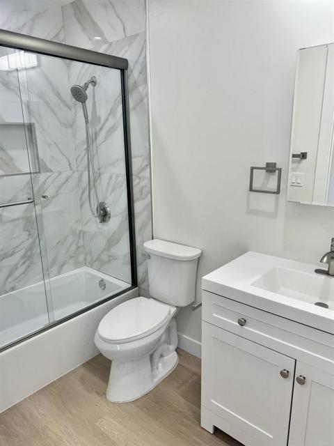 Detail Gallery Image 6 of 12 For 1235 N Brand Bld #1,  Glendale,  CA 91202 - 2 Beds | 2 Baths