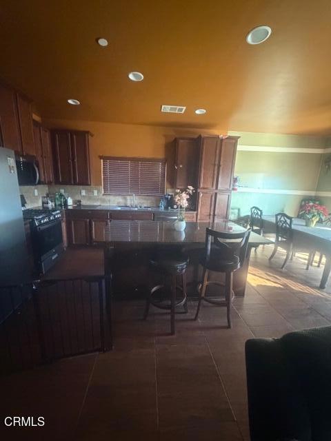 Detail Gallery Image 15 of 38 For 9116 Kellyann St, Bakersfield,  CA 93313 - 4 Beds | 2 Baths