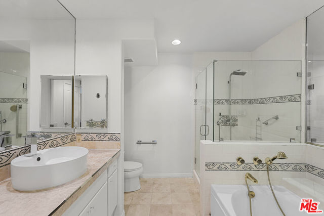 5224 Zelzah Avenue, Encino CA: https://media.crmls.org/mediaz/ec32a2f6-2649-4056-bb3a-c22fd74ffa88.jpg