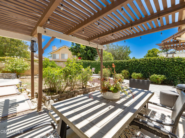 552 Fairfield Road, Simi Valley CA: https://media.crmls.org/mediaz/ec346b42-8267-4944-b31b-0a4b91f9ace1.jpg