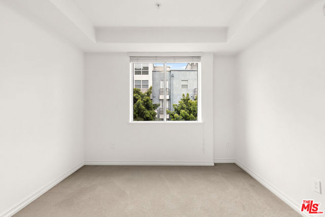 629 Traction Avenue, Los Angeles CA: https://media.crmls.org/mediaz/ec34cfea-c2dc-48ce-8866-9034de58673c.jpg