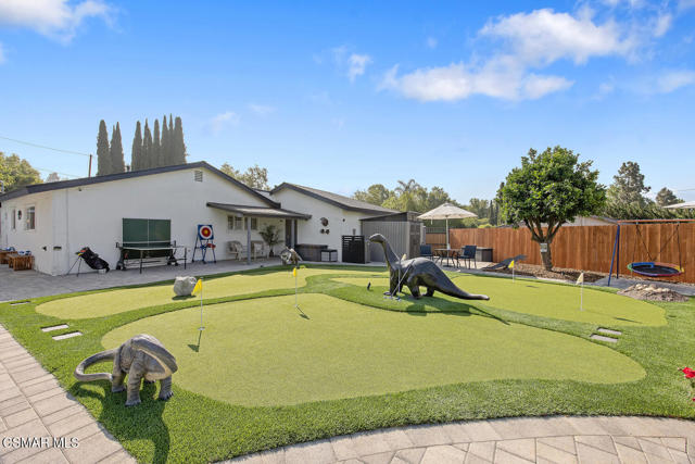 1233 Calle Olmo, Thousand Oaks CA: https://media.crmls.org/mediaz/ec35c712-b2d4-4548-8b3b-9040f2bd413a.jpg