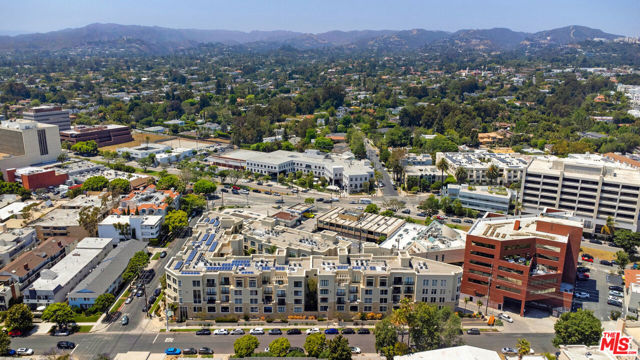 11847 Gorham Avenue, Los Angeles CA: https://media.crmls.org/mediaz/ec35ec1a-9cfa-4635-afa7-a18558145478.jpg