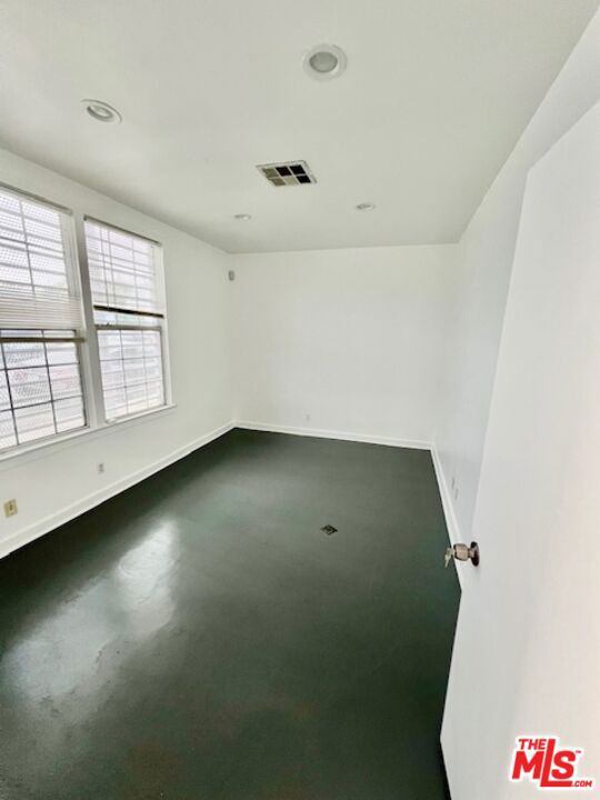 MLS #25534797 img 11