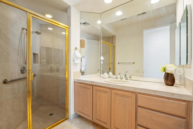 47380 Via Cordova, La Quinta CA: https://media.crmls.org/mediaz/ec37392b-745c-4a7a-b8c9-01949eb9b38a.jpg