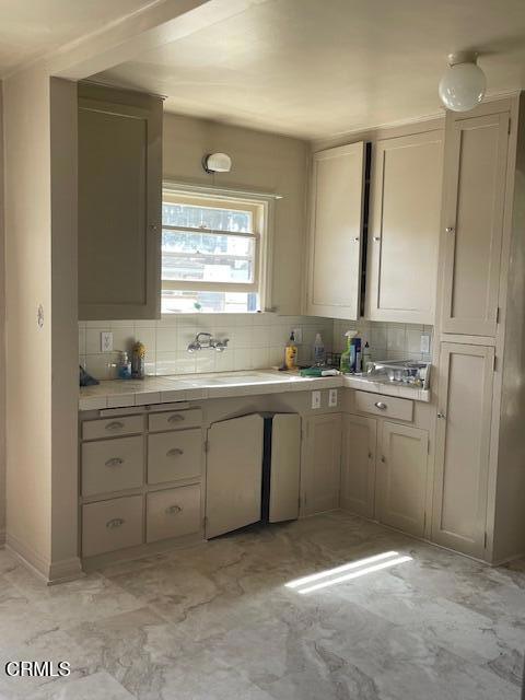 206 S Pacific Avenue, Ventura CA: https://media.crmls.org/mediaz/ec379ecc-885b-45cc-8ce4-d45b31cafcbe.jpg