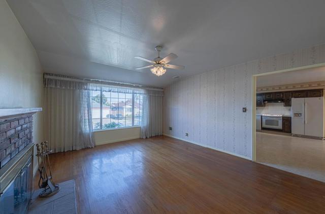 217 Iris Drive, Salinas CA: https://media.crmls.org/mediaz/ec37d475-6f9c-4cd6-8003-0a1e63ae90a9.jpg