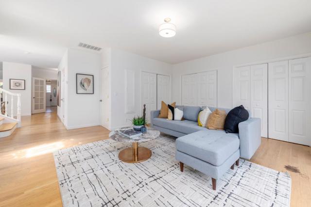 923 Grand Street, Redwood City CA: https://media.crmls.org/mediaz/ec383498-cac2-4d9c-a42c-43e769129d25.jpg