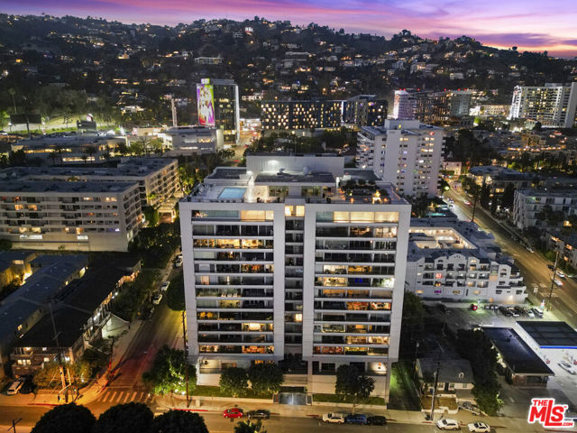 1100 Alta Loma Road, West Hollywood CA: https://media.crmls.org/mediaz/ec38874e-ffb5-4953-9c6f-9075d49c9783.jpg