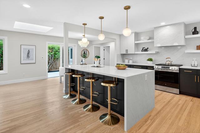 430 Gilbert Avenue, Menlo Park CA: https://media.crmls.org/mediaz/ec38883a-d731-4ef5-b212-acababf8b74d.jpg